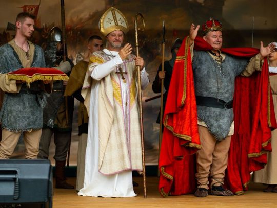 Tomaszów Lubelski: Koronacja Bolesława Chrobrego, spektakl i uczta [ZDJĘCIA]