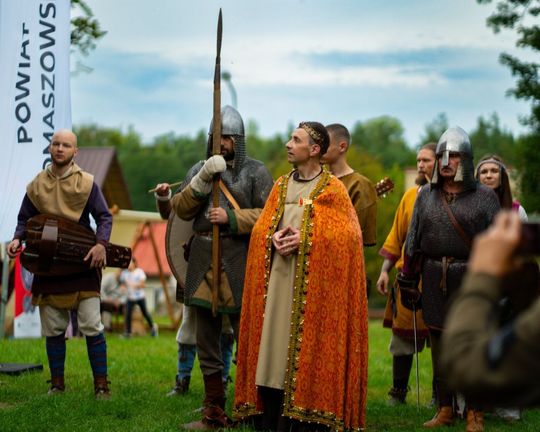 Tomaszów Lubelski: Koronacja Bolesława Chrobrego, spektakl i uczta [ZDJĘCIA]