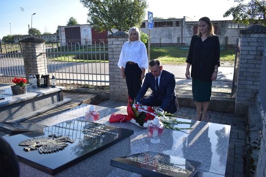 Gm. Hrubieszów: Mural to hołd dla bohaterskich sanitariuszek [ZDJĘCIA]