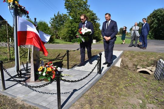 Gm. Hrubieszów: Mural to hołd dla bohaterskich sanitariuszek [ZDJĘCIA]