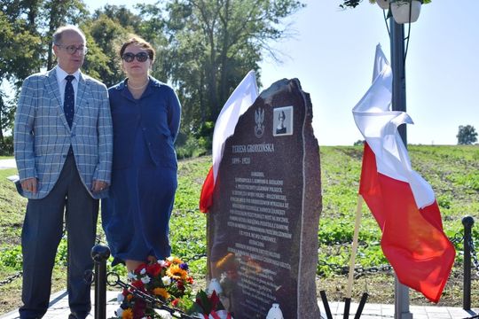 Gm. Hrubieszów: Mural to hołd dla bohaterskich sanitariuszek [ZDJĘCIA]
