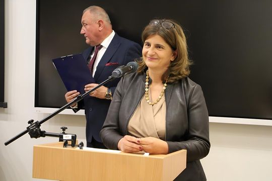 Birety w górę! Absolwentki pielęgniarstwa i położnictwa AZ odebrały dyplomy [ZDJĘCIA]