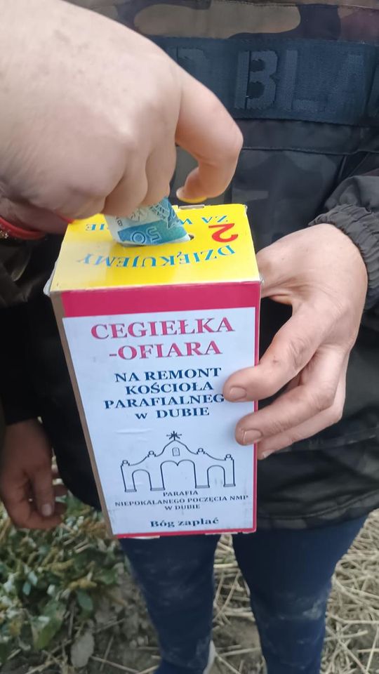 Rolnicy z Niewirkowa oddają pomidory w zamian za datek na remont kościoła w Dubie [ZDJĘCIA]