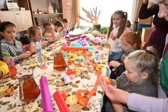 Warsztaty kurowala w ramach projektu pn.: „Tradycyjne zrękowiny w Majdanie Górnym” realizowanego przez Bibliotekę w Majdanie Górnym.