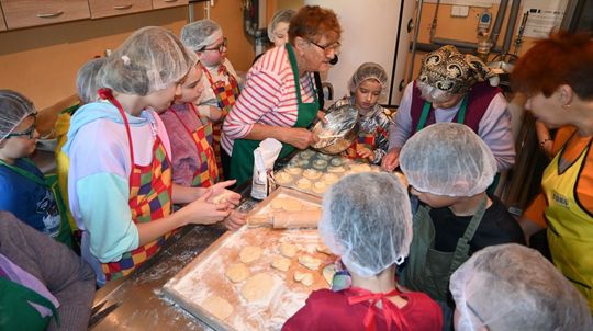 Warsztaty kurowala w ramach projektu pn.: „Tradycyjne zrękowiny w Majdanie Górnym” realizowanego przez Bibliotekę w Majdanie Górnym. Warsztaty kurowala w ramach projektu pn.: „Tradycyjne zrękowiny w Majdanie Górnym” realizowanego przez Bibliotekę w Majdanie Górnym.