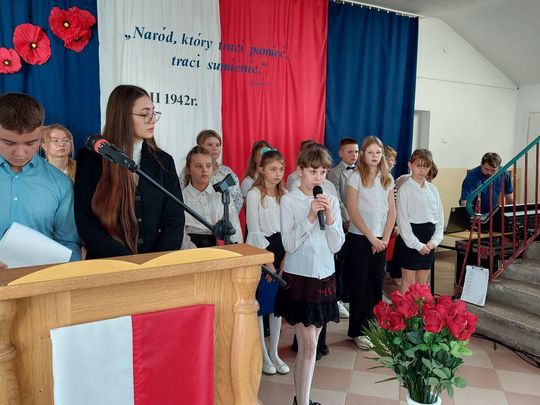 Nadanie imienia szkole w Tworyczowie [ZDJĘCIA cz. 1]