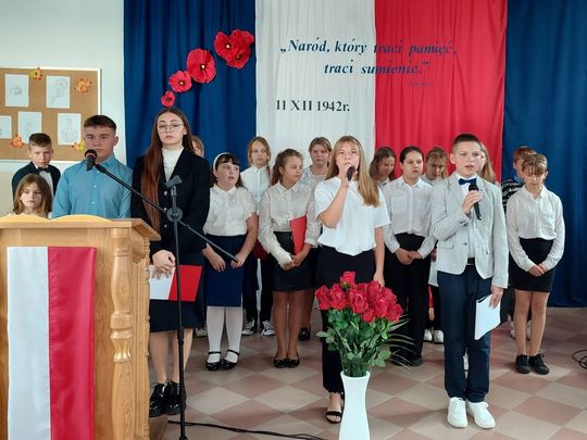 Nadanie imienia szkole w Tworyczowie [ZDJĘCIA cz. 1]