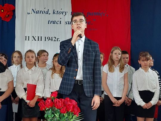 Nadanie imienia szkole w Tworyczowie [ZDJĘCIA cz. 1]