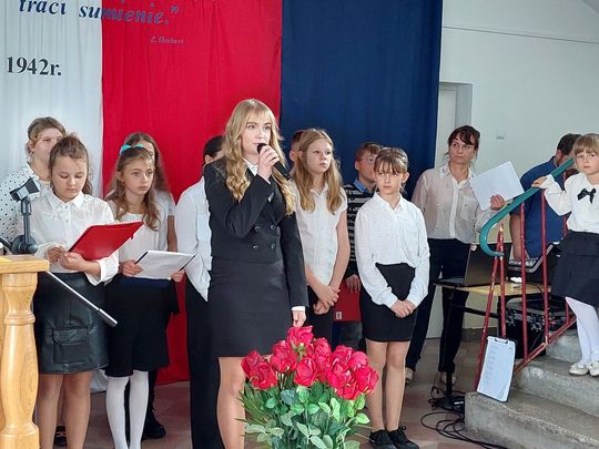 Nadanie imienia szkole w Tworyczowie [ZDJĘCIA cz. 1]