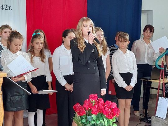 Nadanie imienia szkole w Tworyczowie [ZDJĘCIA cz. 1]