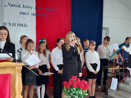 Nadanie imienia szkole w Tworyczowie [ZDJĘCIA cz. 1]