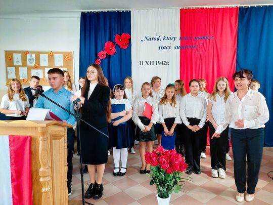 Nadanie imienia szkole w Tworyczowie [ZDJĘCIA cz. 1]