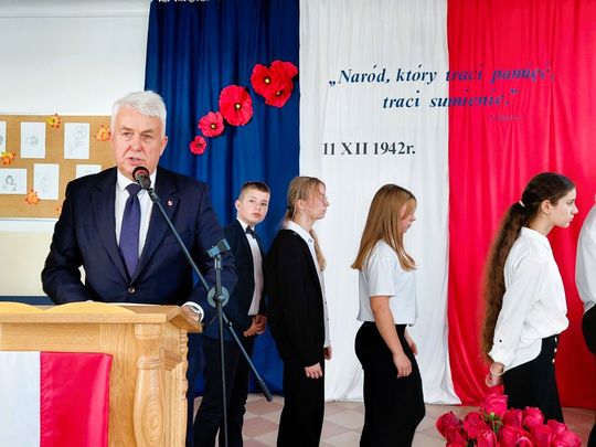 Nadanie imienia szkole w Tworyczowie [ZDJĘCIA cz. 1]