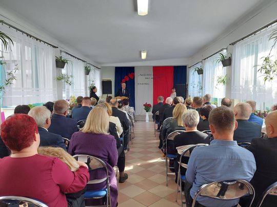 Nadanie imienia szkole w Tworyczowie [ZDJĘCIA cz. 1]