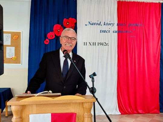 Nadanie imienia szkole w Tworyczowie [ZDJĘCIA cz. 1]