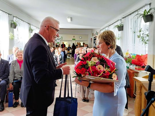 Nadanie imienia szkole w Tworyczowie [ZDJĘCIA cz. 1]