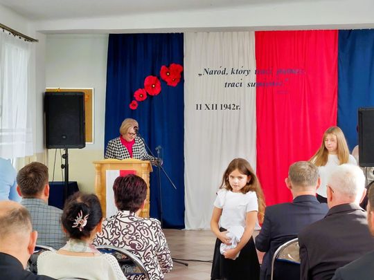 Nadanie imienia szkole w Tworyczowie [ZDJĘCIA cz. 1]