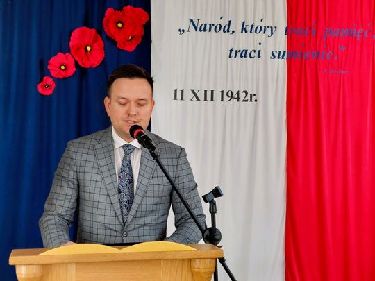 Nadanie imienia szkole w Tworyczowie [ZDJĘCIA cz. 1]