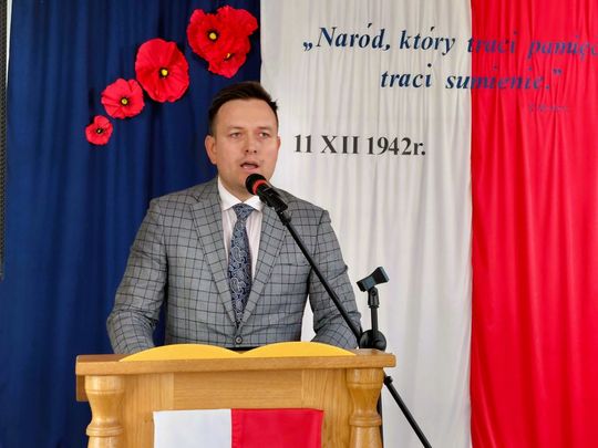 Nadanie imienia szkole w Tworyczowie [ZDJĘCIA cz. 1]