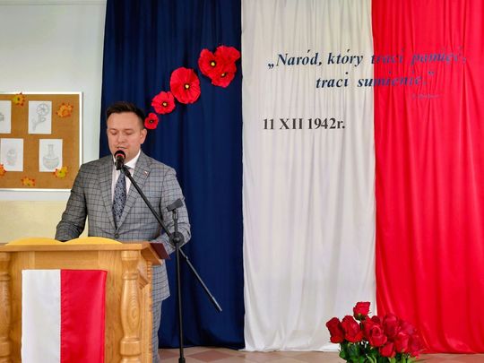 Nadanie imienia szkole w Tworyczowie [ZDJĘCIA cz. 1]