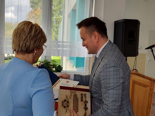 Nadanie imienia szkole w Tworyczowie [ZDJĘCIA cz. 1]