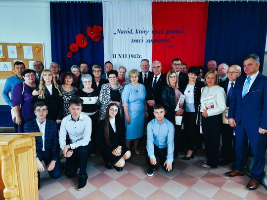 Nadanie imienia szkole w Tworyczowie [ZDJĘCIA cz. 1]