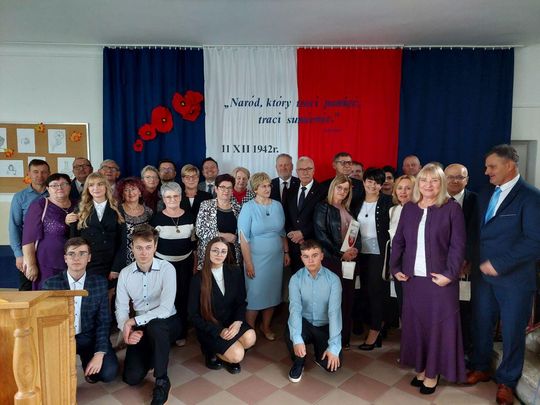 Nadanie imienia szkole w Tworyczowie [ZDJĘCIA cz. 1]