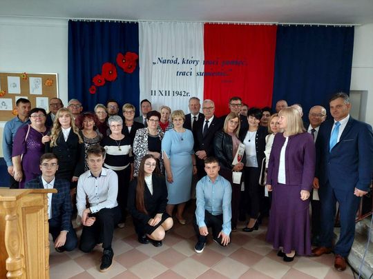 Nadanie imienia szkole w Tworyczowie [ZDJĘCIA cz. 1]