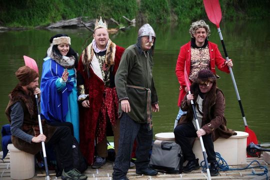 Płynęli po Bugu tratwą, a jakby chodzili po rzece [ZDJĘCIA]