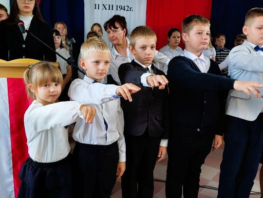Nadanie imienia Ofiar Pacyfikacji Kitowa szkole w Tworyczowie [ZDJĘCIA cz. 1]