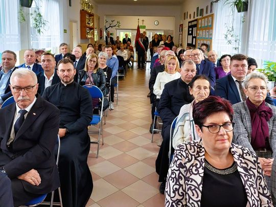 Nadanie imienia szkole w Tworyczowie [ZDJĘCIA cz. 1]