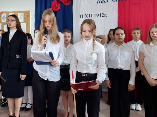 Nadanie imienia szkole w Tworyczowie [ZDJĘCIA cz. 1]