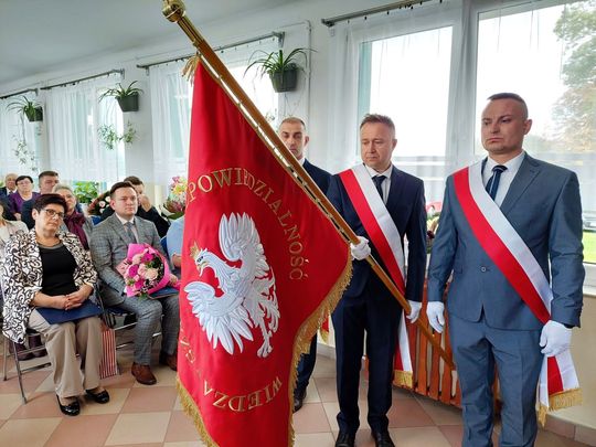 Nadanie imienia szkole w Tworyczowie [ZDJĘCIA cz. 1]