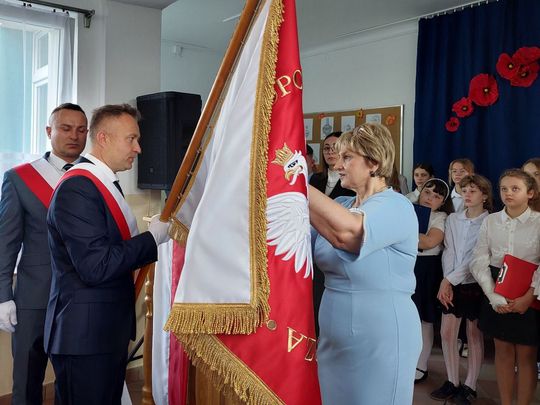 Nadanie imienia szkole w Tworyczowie [ZDJĘCIA cz. 1]