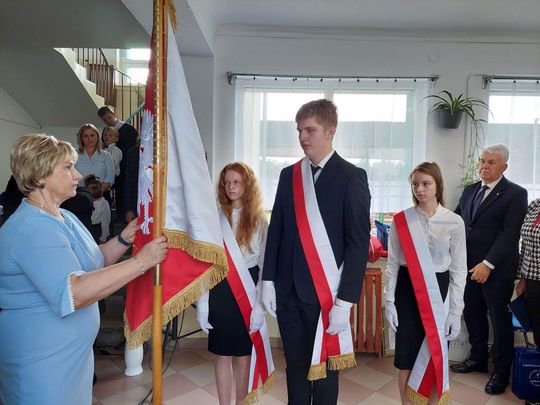 Nadanie imienia szkole w Tworyczowie [ZDJĘCIA cz. 1]