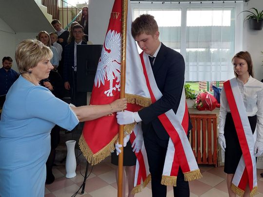 Nadanie imienia szkole w Tworyczowie [ZDJĘCIA cz. 1]