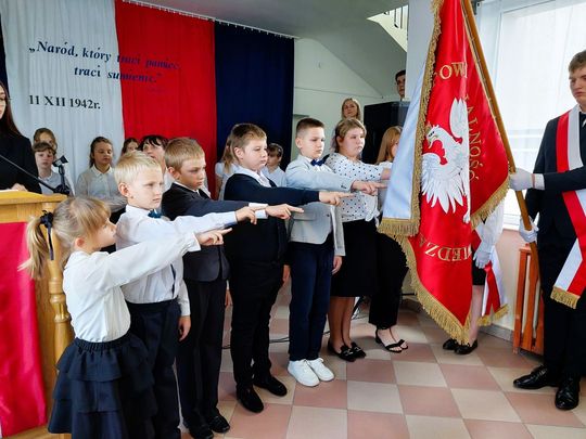 Nadanie imienia szkole w Tworyczowie [ZDJĘCIA cz. 1]