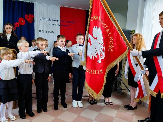 Nadanie imienia szkole w Tworyczowie [ZDJĘCIA cz. 1]