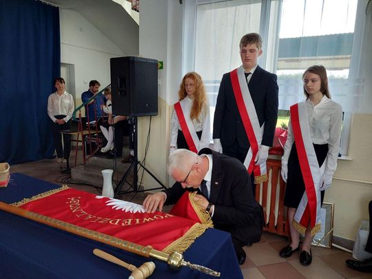 Nadanie imienia szkole w Tworyczowie [ZDJĘCIA cz. 1]