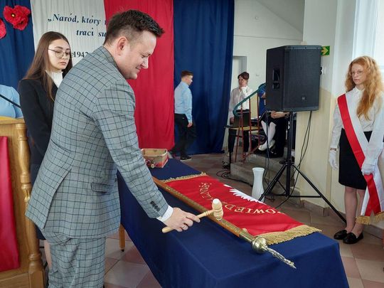 Nadanie imienia szkole w Tworyczowie [ZDJĘCIA cz. 1]