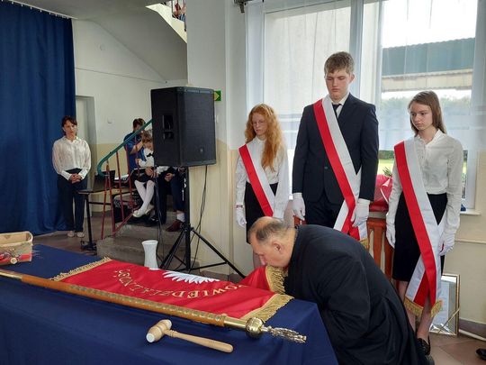 Nadanie imienia szkole w Tworyczowie [ZDJĘCIA cz. 1]