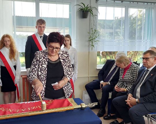 Nadanie imienia szkole w Tworyczowie [ZDJĘCIA cz. 1]