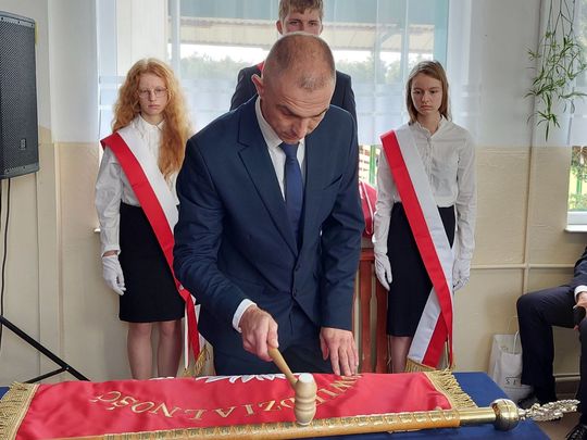 Nadanie imienia szkole w Tworyczowie [ZDJĘCIA cz. 1]