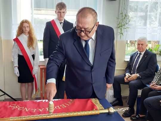 Nadanie imienia szkole w Tworyczowie [ZDJĘCIA cz. 1]