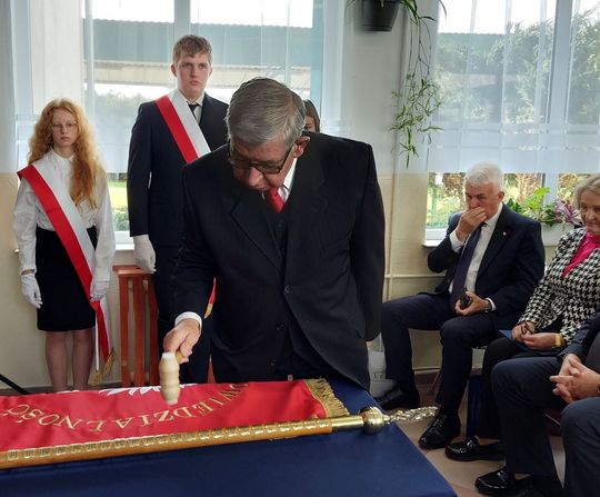 Nadanie imienia szkole w Tworyczowie [ZDJĘCIA cz. 1]