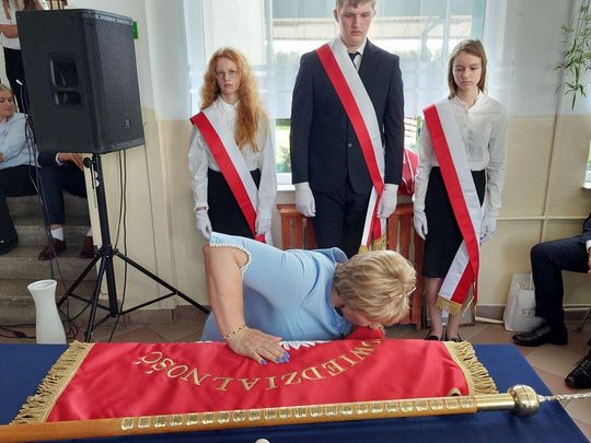 Nadanie imienia szkole w Tworyczowie [ZDJĘCIA cz. 1]