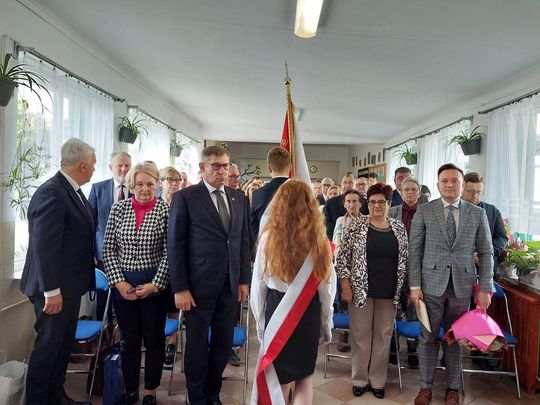 Nadanie imienia szkole w Tworyczowie [ZDJĘCIA cz. 1]