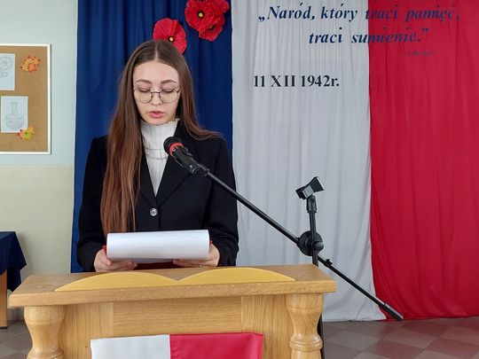 Nadanie imienia szkole w Tworyczowie [ZDJĘCIA cz. 1]