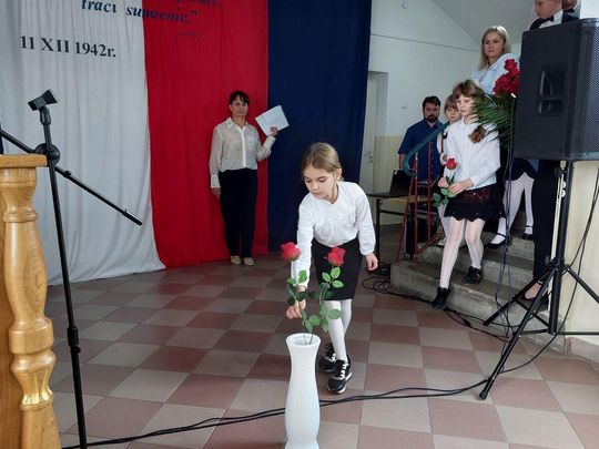 Nadanie imienia szkole w Tworyczowie [ZDJĘCIA cz. 1]