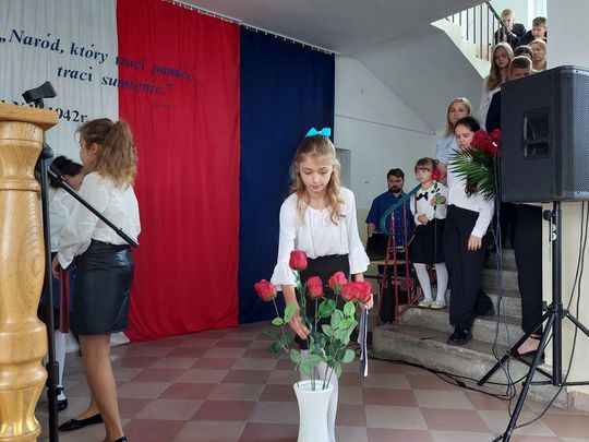 Nadanie imienia szkole w Tworyczowie [ZDJĘCIA cz. 1]